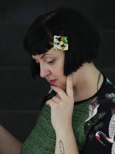 Petite pince à cheveux origami fleur motif Hawaï