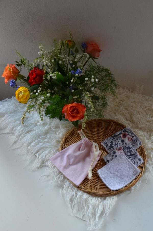 Pochette coton rose avec 3lingettes têtes de mort
