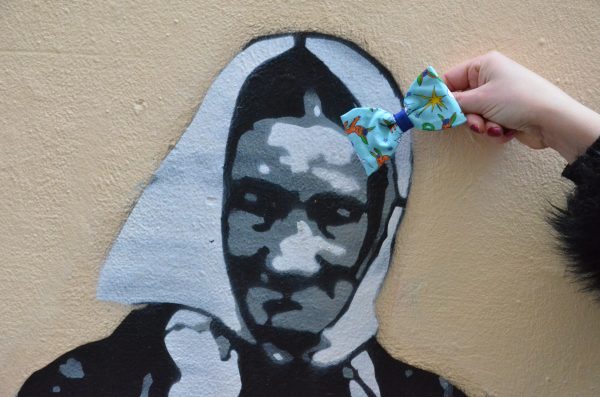 Nœud pour cheveux bleu avec des ânes