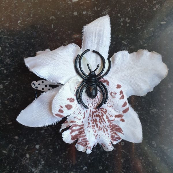 Pince à cheveux orchidée blanche araignée – Image 2