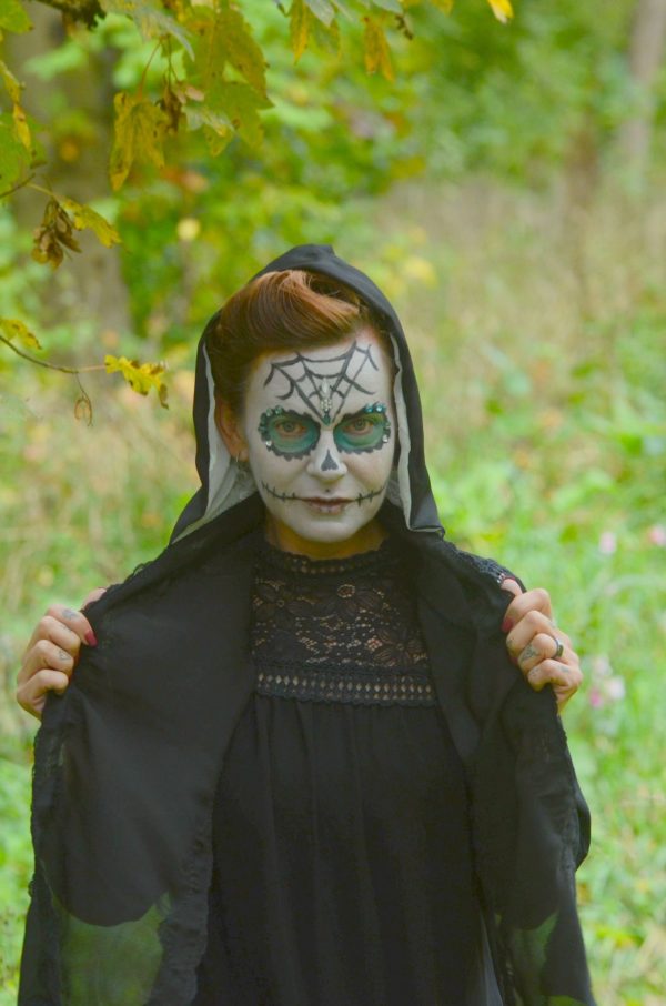 Foulard à capuche noir et blanc dentelle