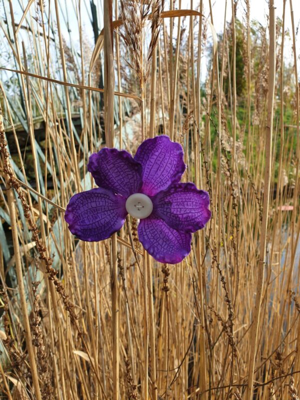 Pince à cheveux fleur orchidée violete