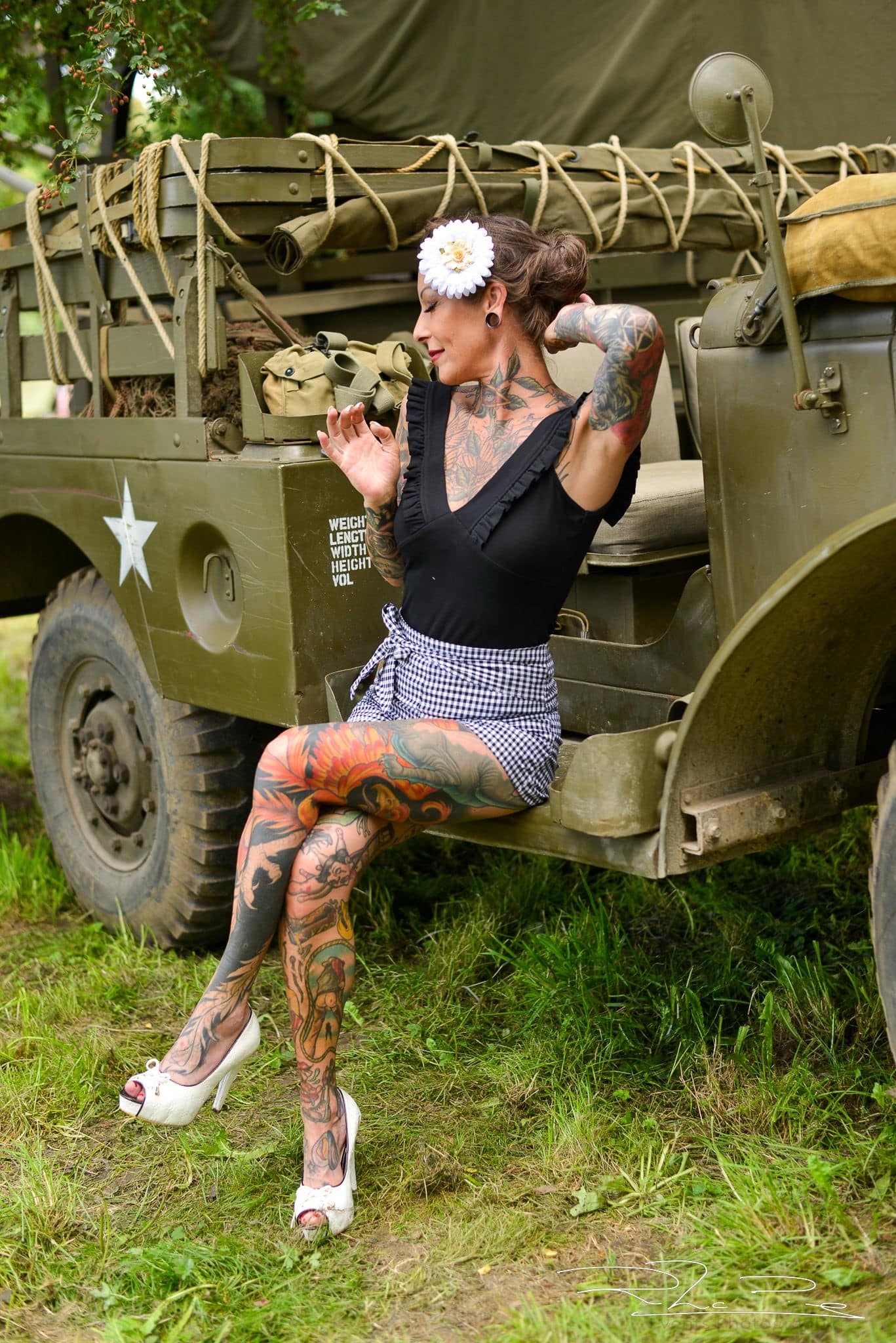 Peigne fleur blanche porter dans les cheveux