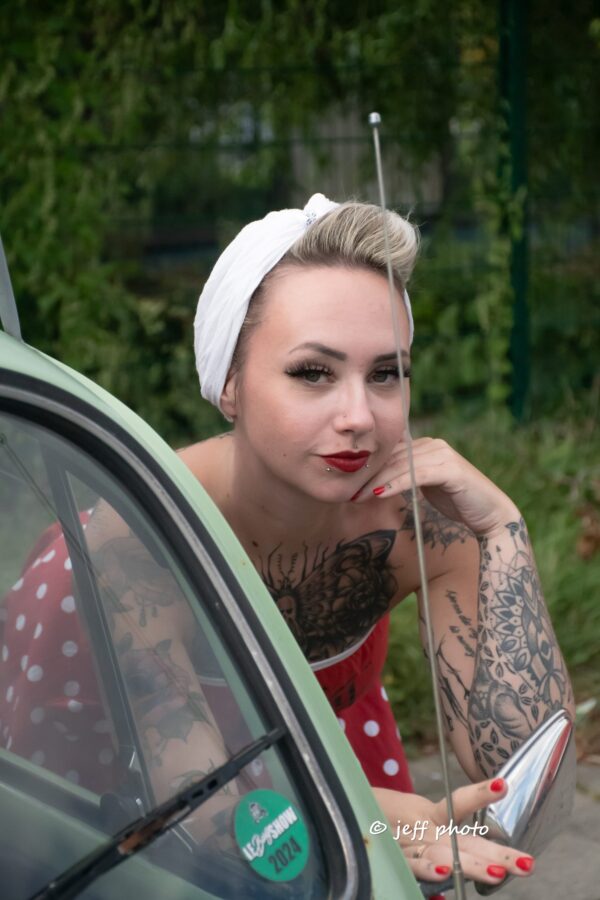 Bonnet blanc sur piqure