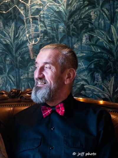 Noeud pap pour homme rouge à lignes