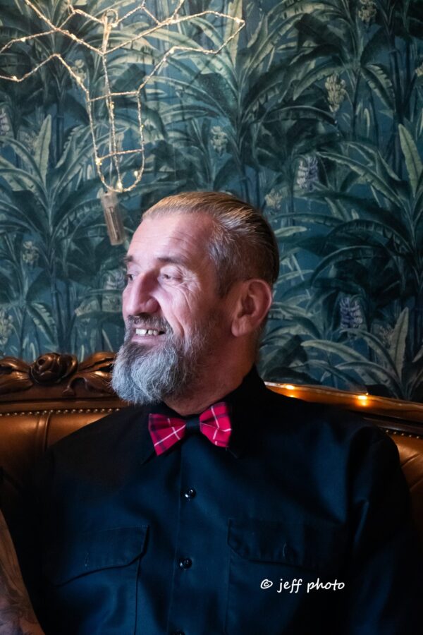 Noeud pap pour homme rouge à lignes