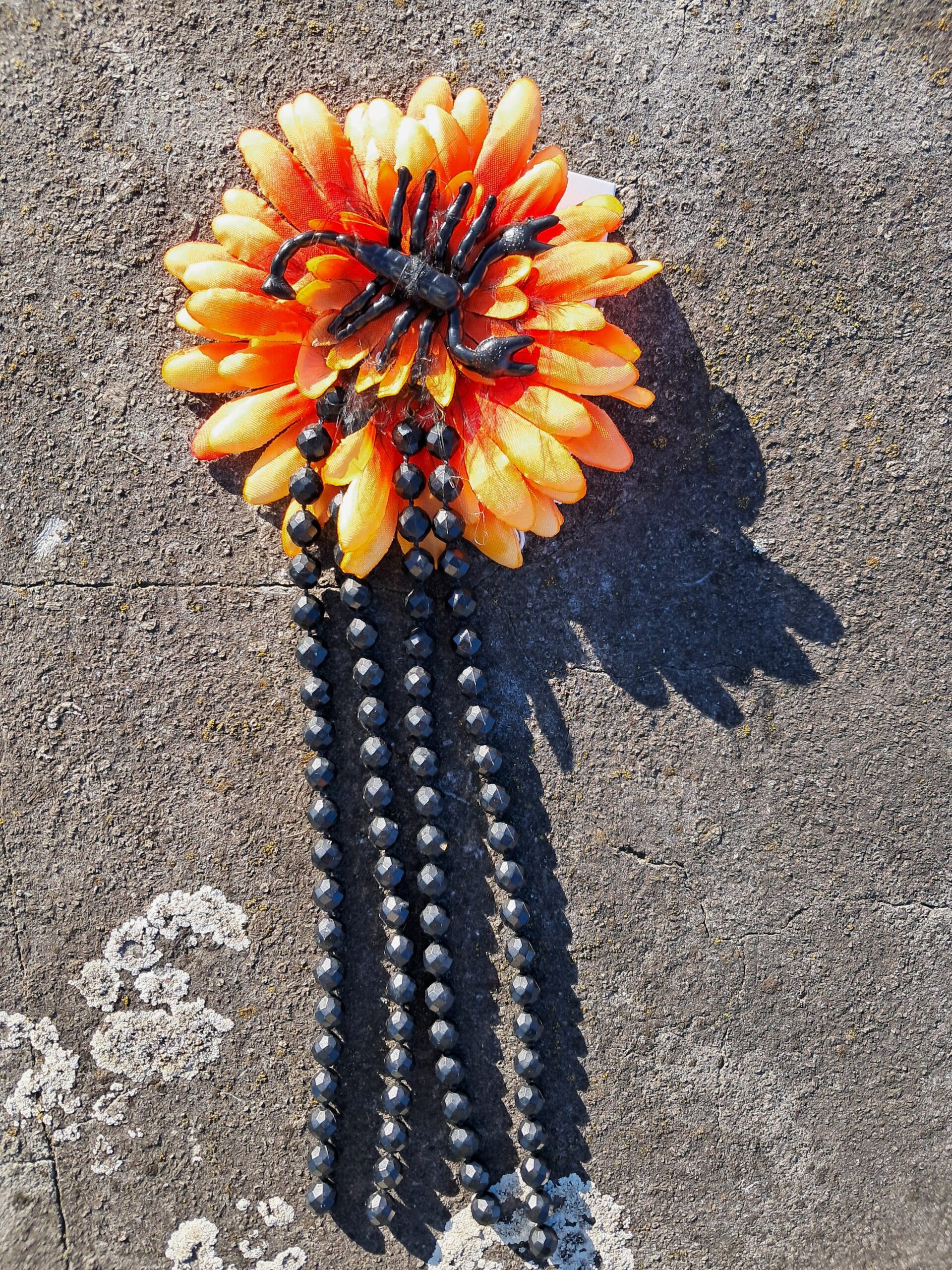 Grande pince à cheveux fleur orange scorpion – Image 2