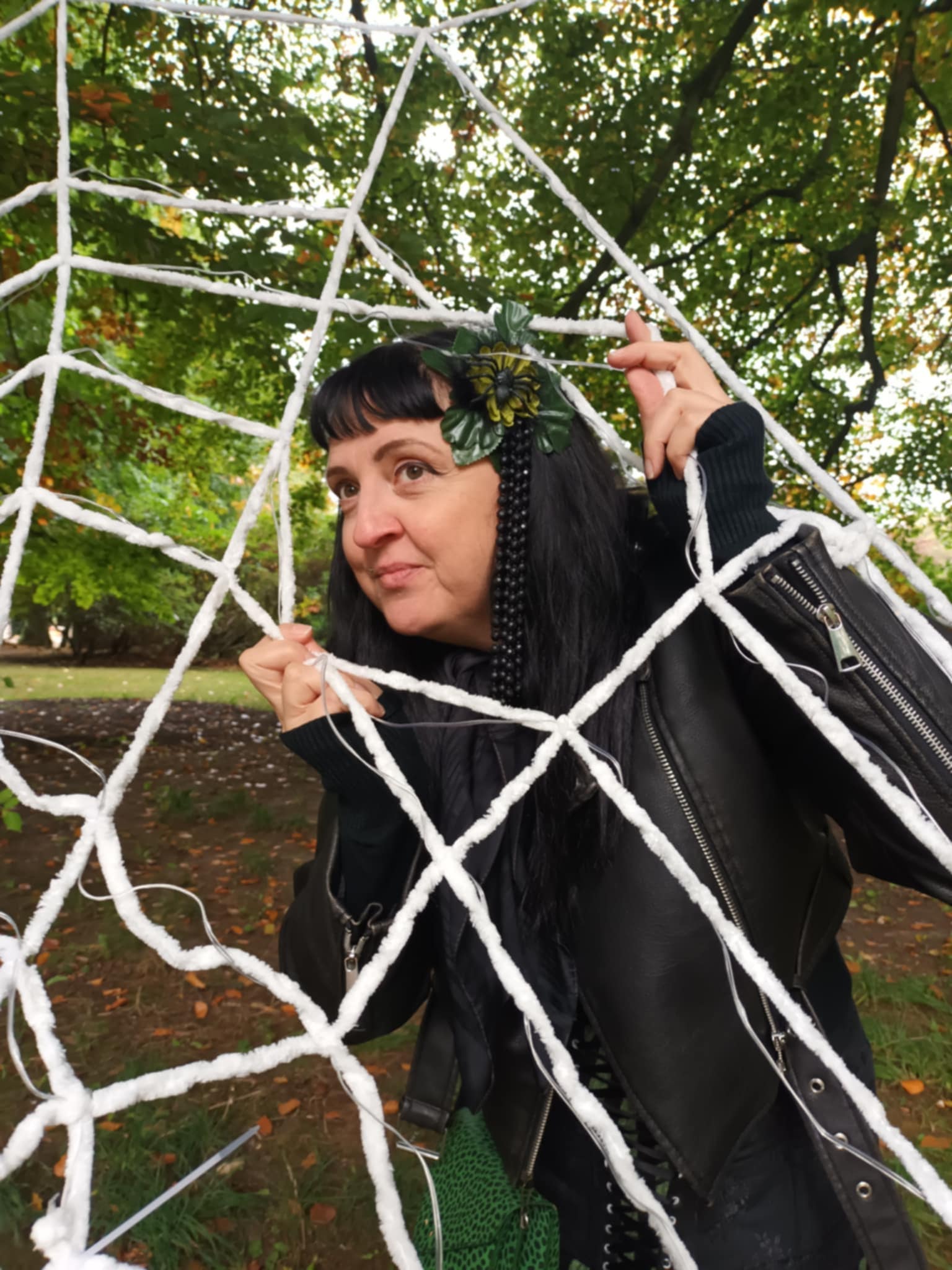 Grande pince à cheveux fleur verte araignée