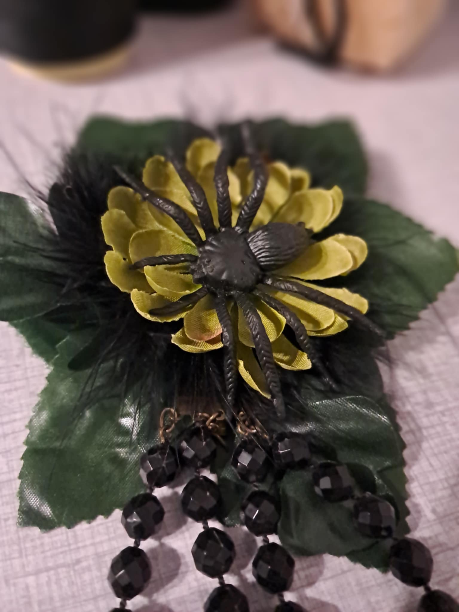 Grande pince à cheveux fleur verte araignée – Image 3