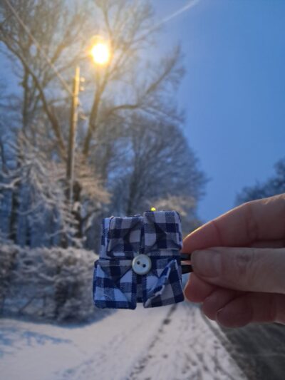 Petite pince à cheveux en origami fleur vichy