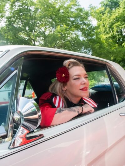 Pince à cheveux fleur Pin-up Rouge à Bouton Doré