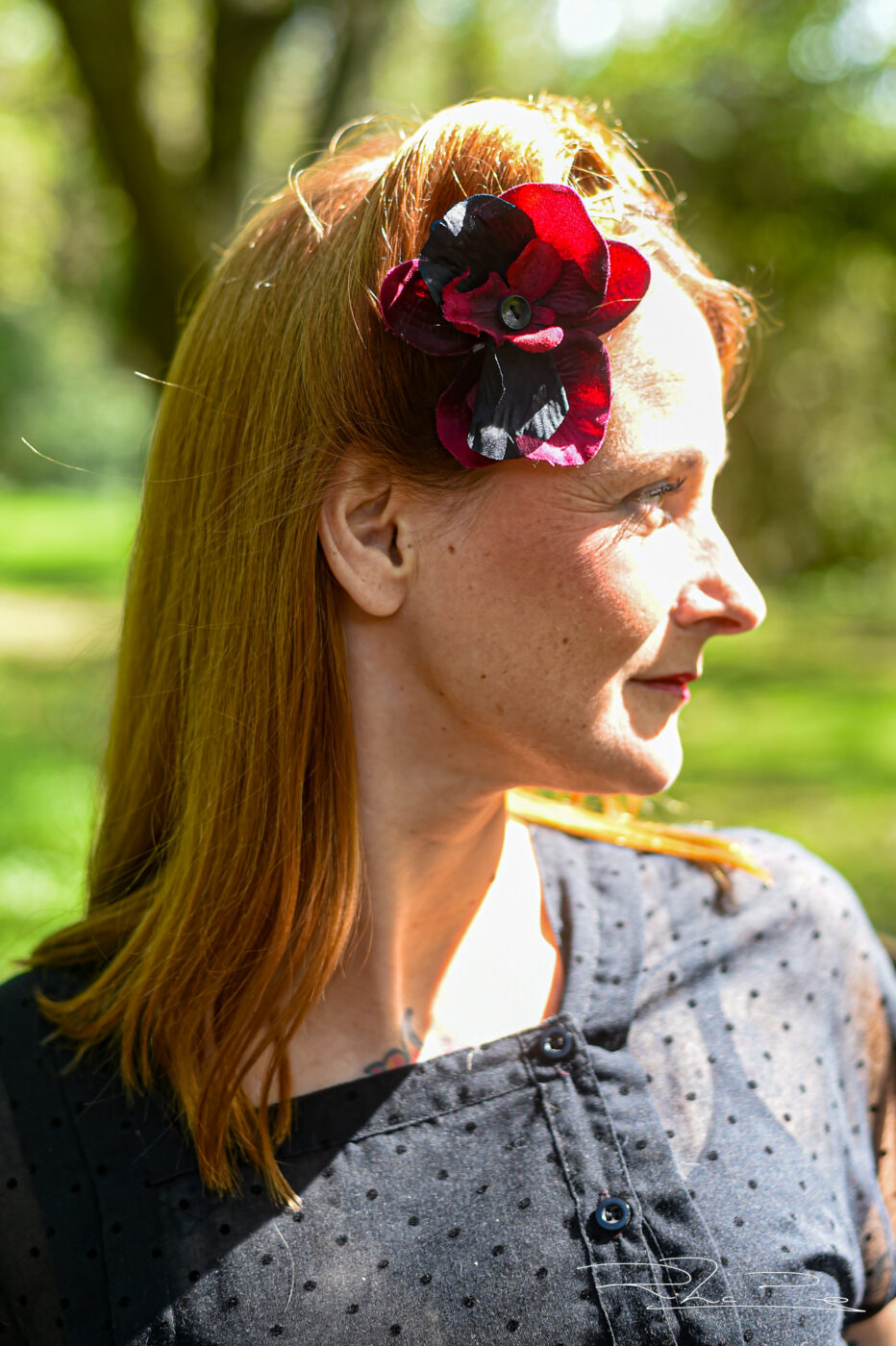 Pince à cheveux fleur noire et bordeaux, orchidée fait main – Image 2